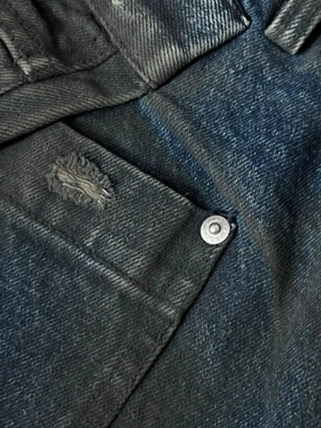 GOJOYJINNI | Washed Pleated Distressed Cropped Jeans
