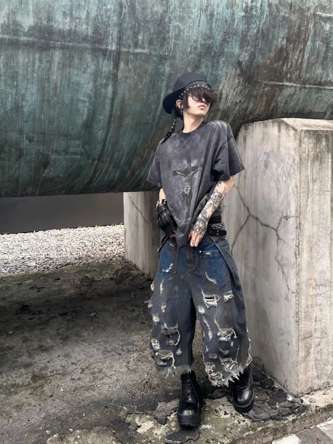 GOJOYJINNI | Washed Pleated Distressed Cropped Jeans