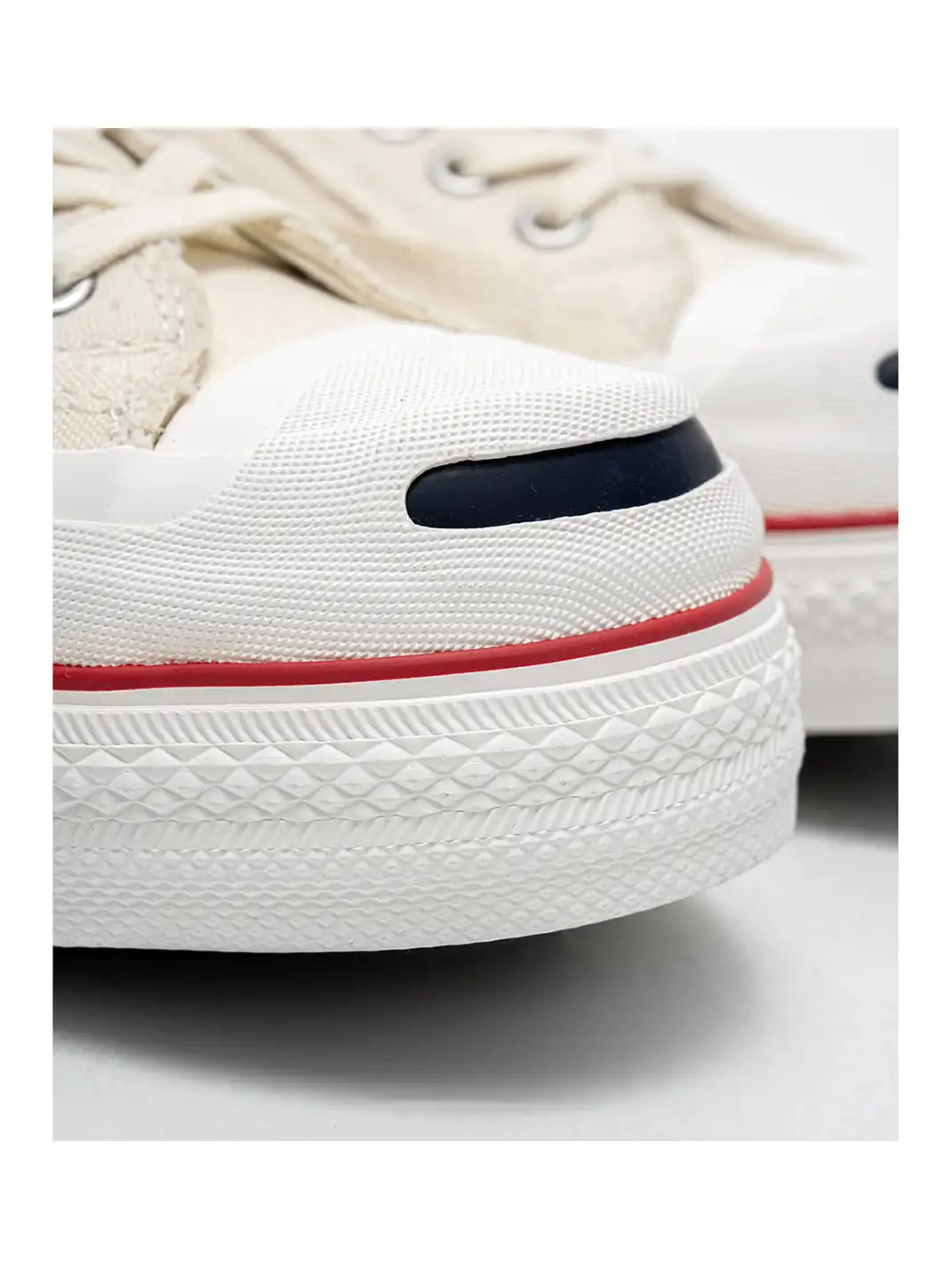 T/C MADEā023 Smiley Toe Thick-Soled Retro Japanese-Style Low-Top Canvas Shoes