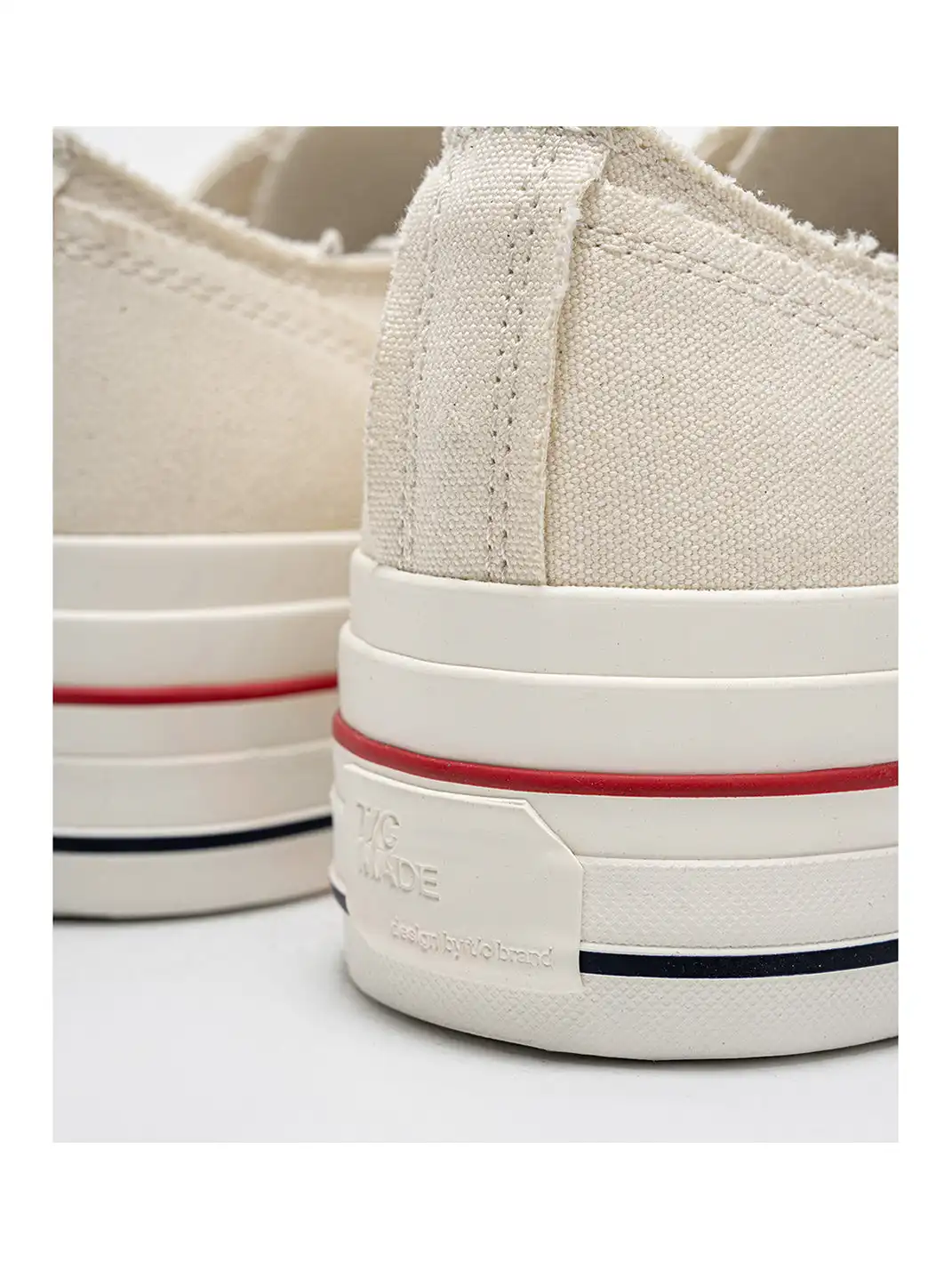 T/C MADEā023 Smiley Toe Thick-Soled Retro Japanese-Style Low-Top Canvas Shoes