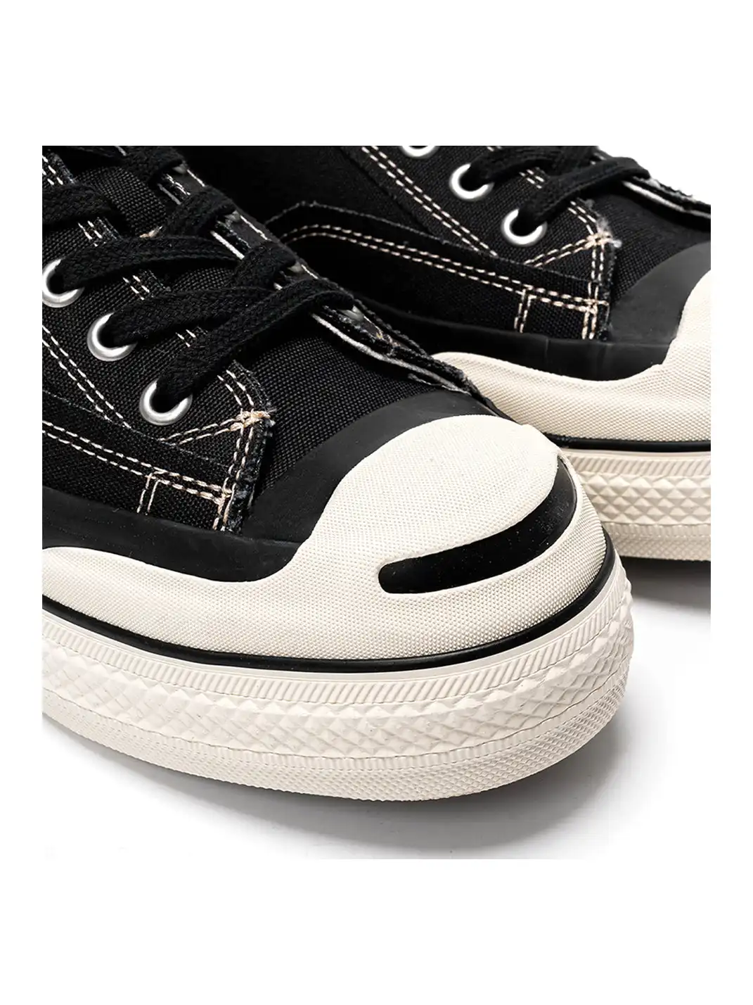 T/C MADEā016b Classic Jack Purcell Style Smiley-Toe Canvas Sneakers-Black
