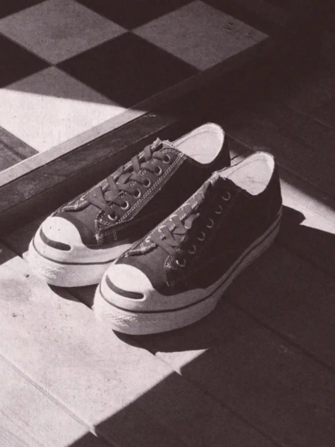 T/C MADEā016b Classic Jack Purcell Style Smiley-Toe Canvas Sneakers-Black