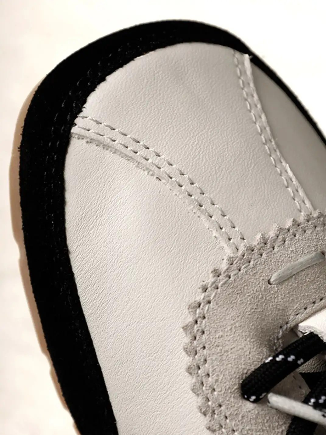 FAN ROMANCEāBallet Style Retro Leather White Sneakers