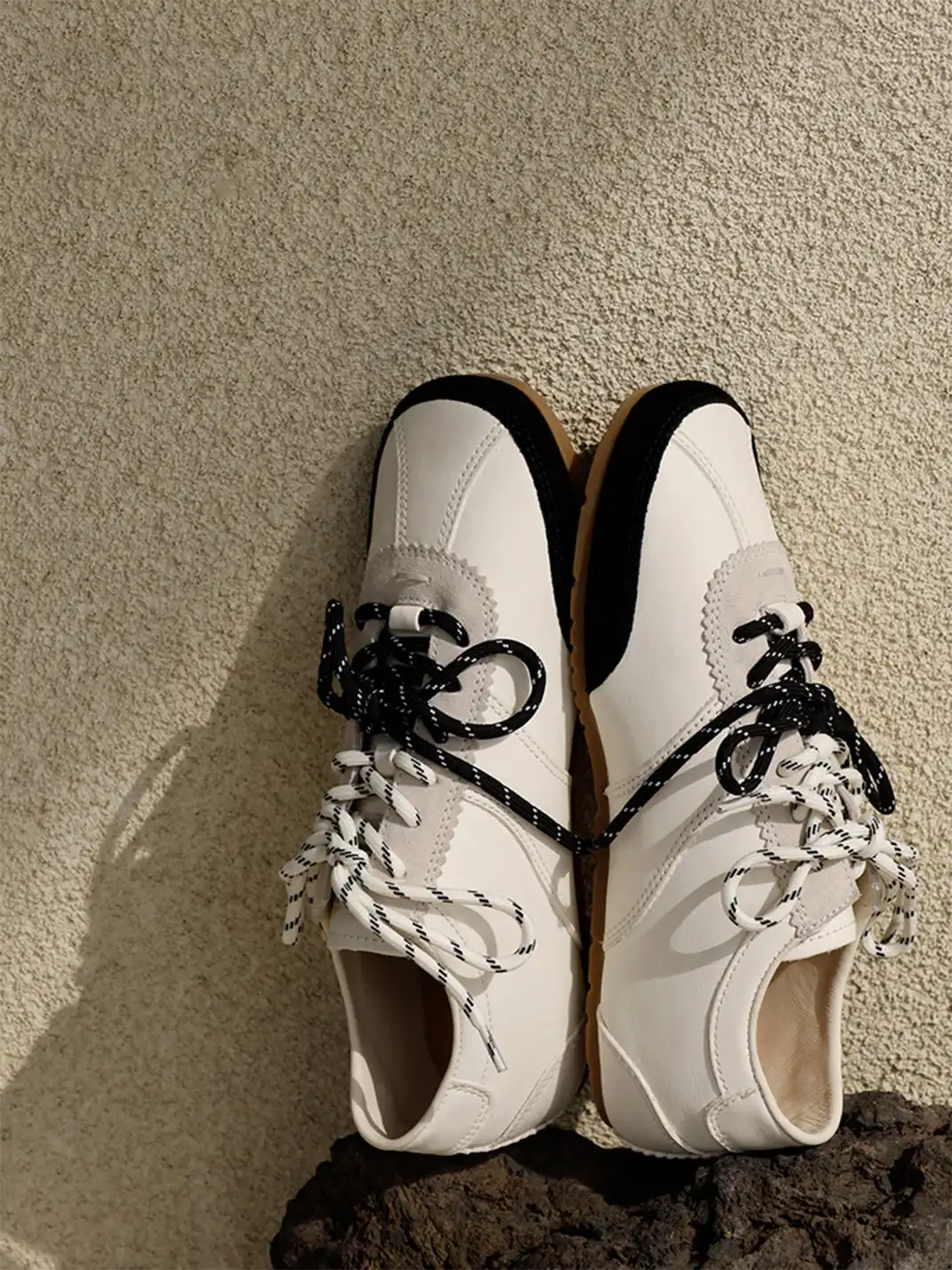 FAN ROMANCEāBallet Style Retro Leather White Sneakers