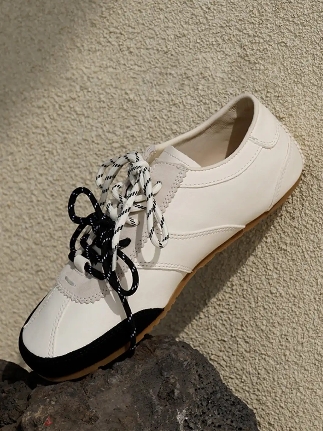 FAN ROMANCEāBallet Style Retro Leather White Sneakers