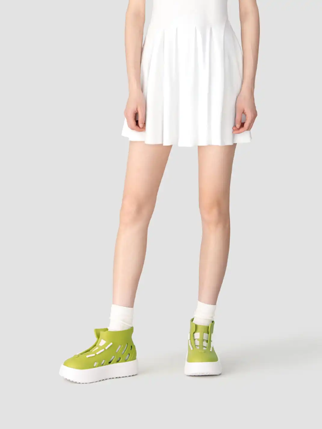 BEYS | High-Top Chunky Sole Capsule-Inspired Clog Boots for Summer-Green