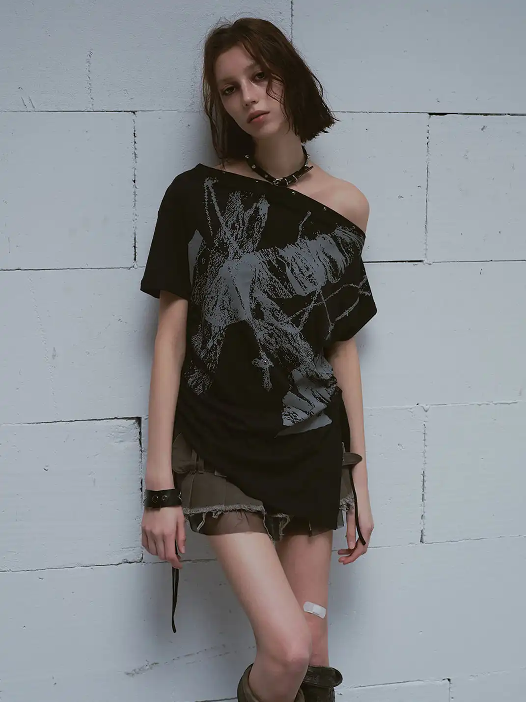 CestNous|Off Shoulder Drawstring Oversize Print Tee-Black