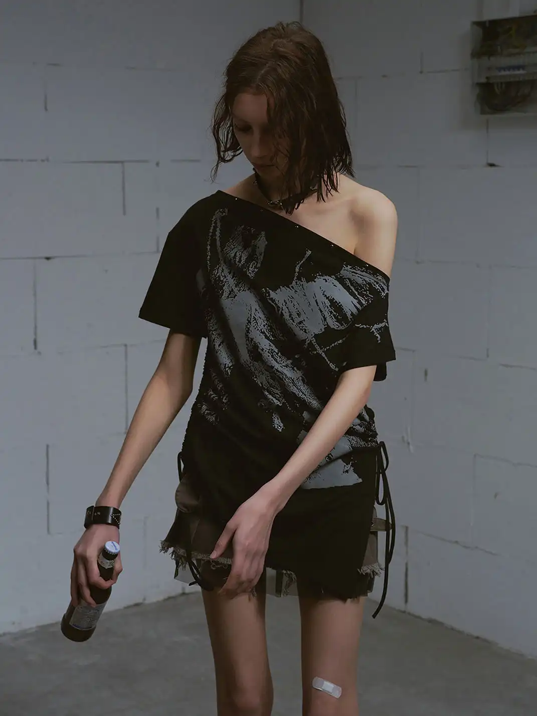 CestNous|Off Shoulder Drawstring Oversize Print Tee-Black