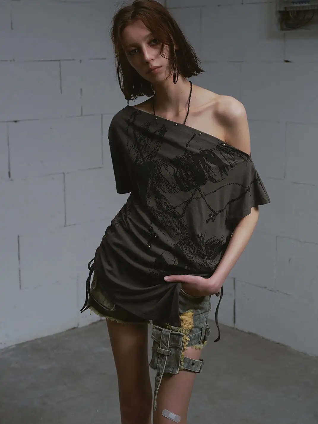 CestNous|Off Shoulder Drawstring Oversize Print Tee-Gray