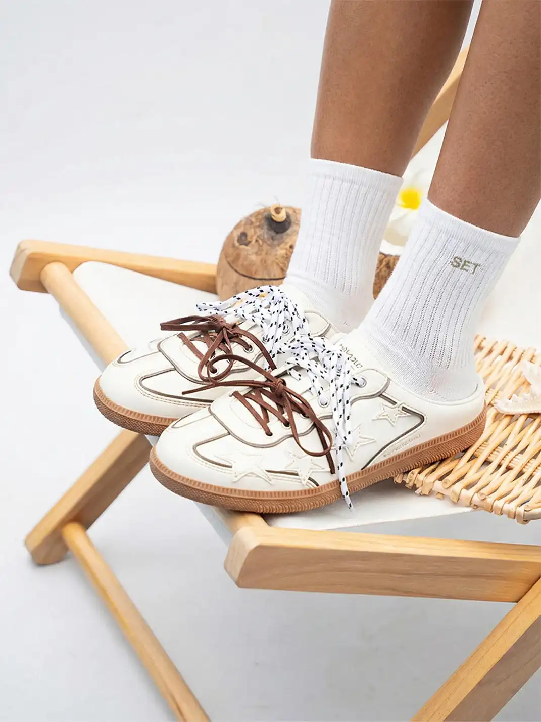 KAALIXTO | Star Design German Style Mules-White