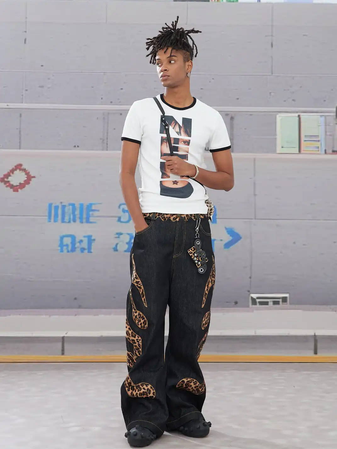 DND4DES | Leopard Note Embroidery Baggy Jeans