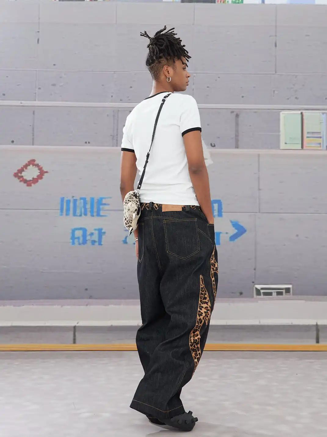 DND4DES | Leopard Note Embroidery Baggy Jeans
