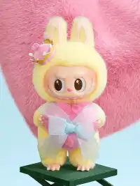 POP MART丨LABUBU Macaron Rubber Face Keychain Figure Blind Box - Queen Pendant
