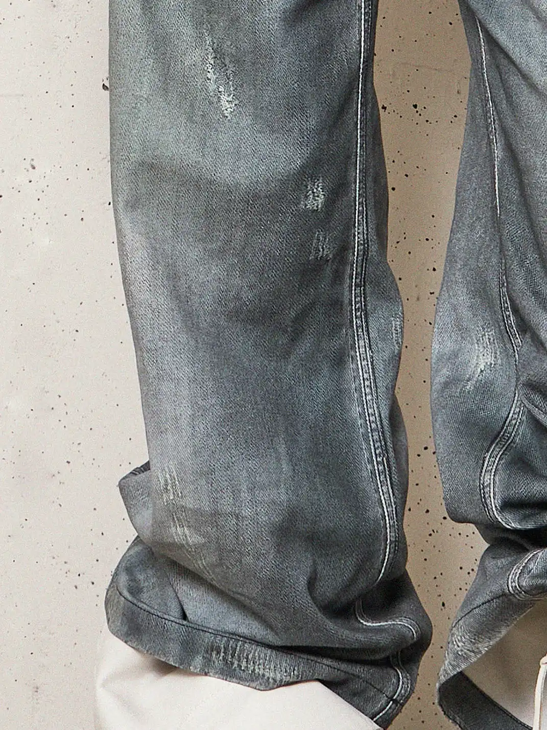 FayChui | Pearl Chain Print Washed Straight Jeans