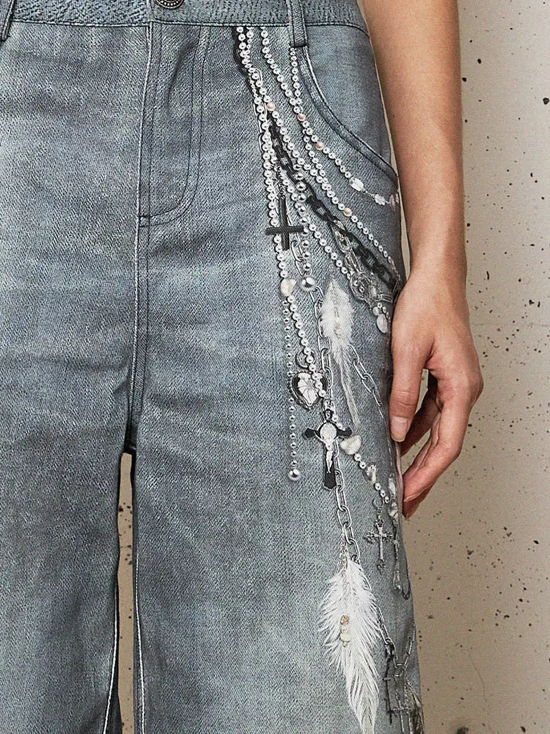 FayChui | Pearl Chain Print Washed Straight Jeans