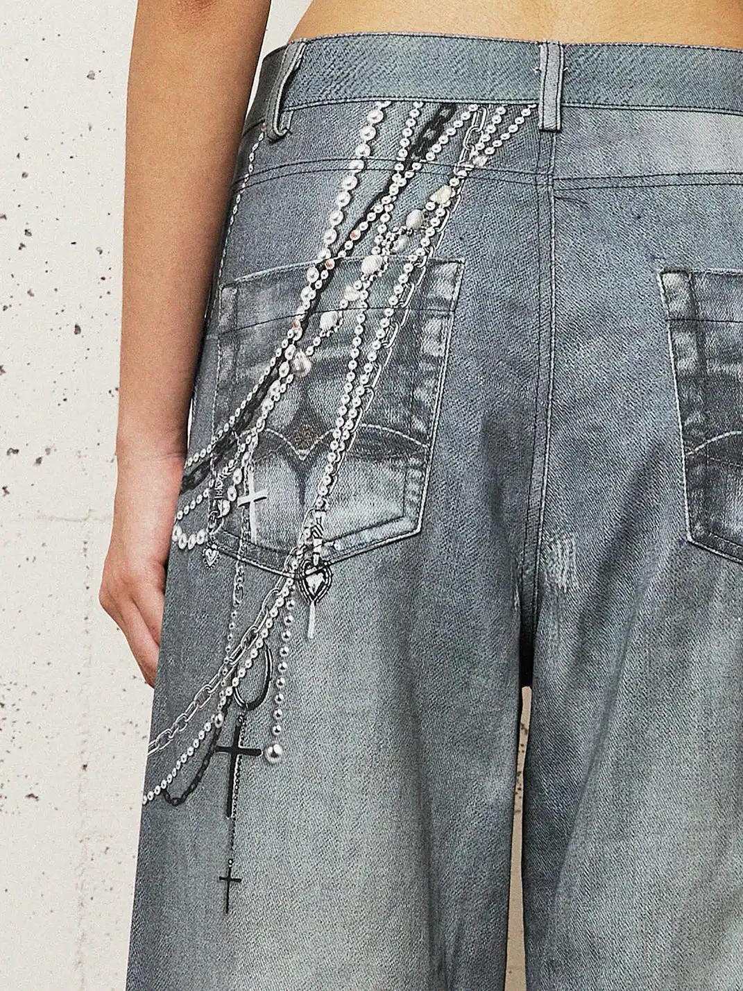 FayChui | Pearl Chain Print Washed Straight Jeans