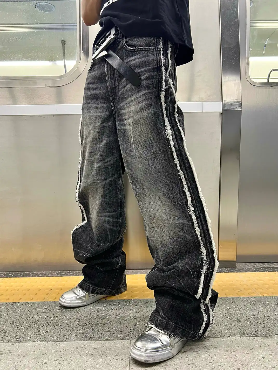 REBEL WAVE | Lightning Washed Frayed Hem Jeans