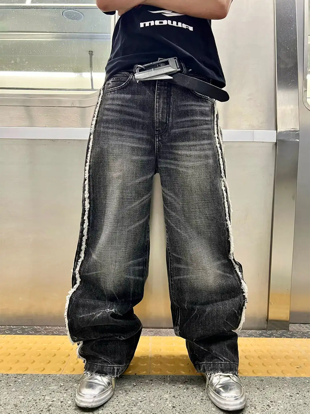 REBEL WAVE | Lightning Washed Frayed Hem Jeans