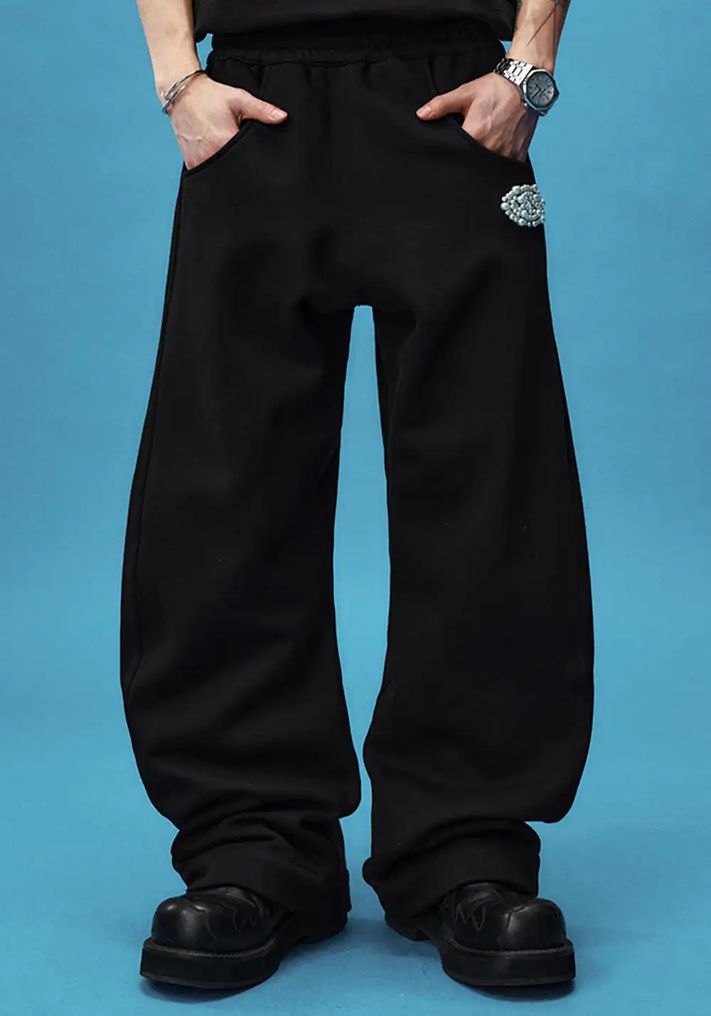 YADcrew丨Pearl Puzzle Logo Scimitar Sweatpants