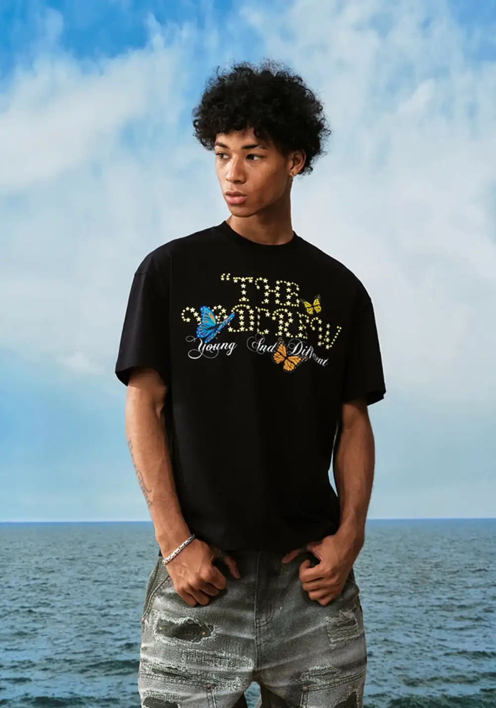 YADcrew丨YADcrew Butterfly-Embroidered Tee-Black