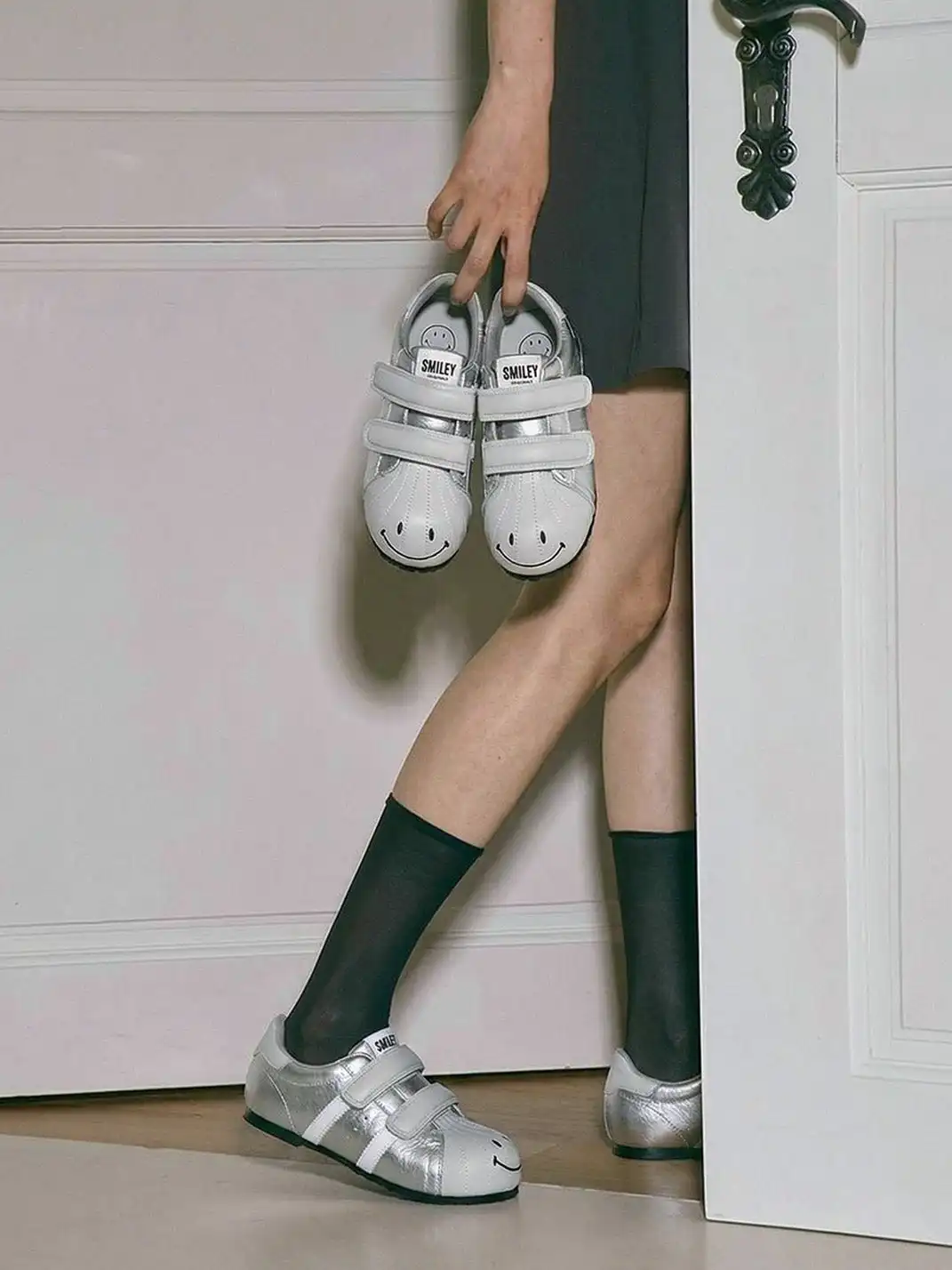 SMILEY | Shell Toe Chunky Velcro Shoes-Silver