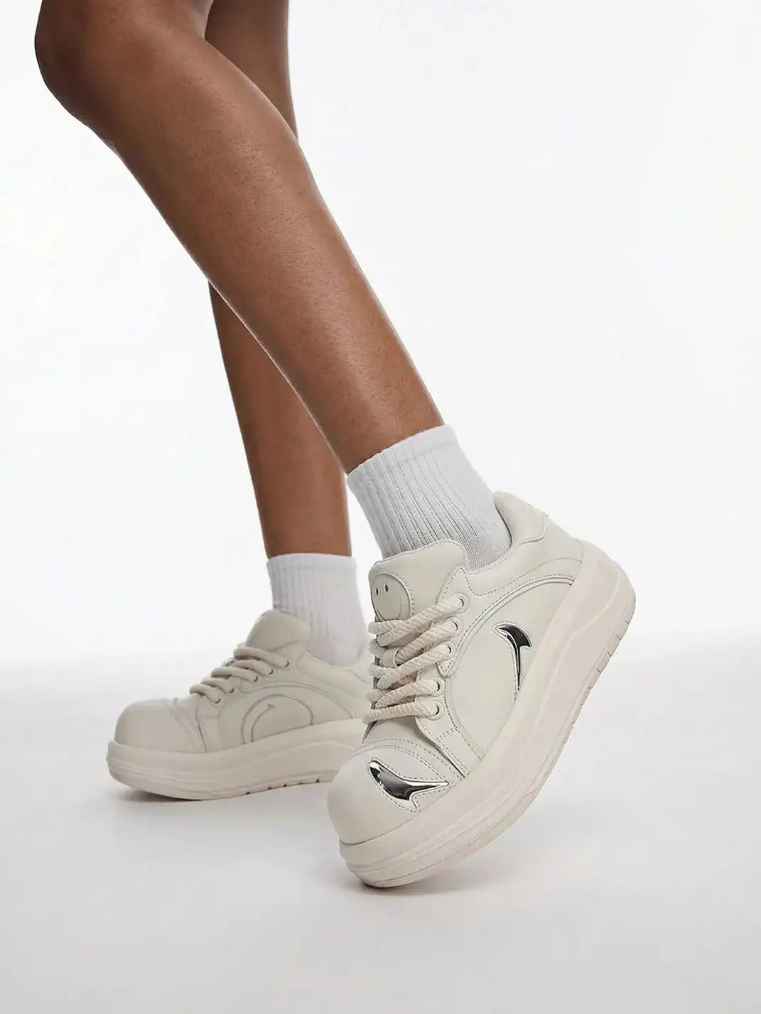 SMILEY | Beluga Series-White&Silver
