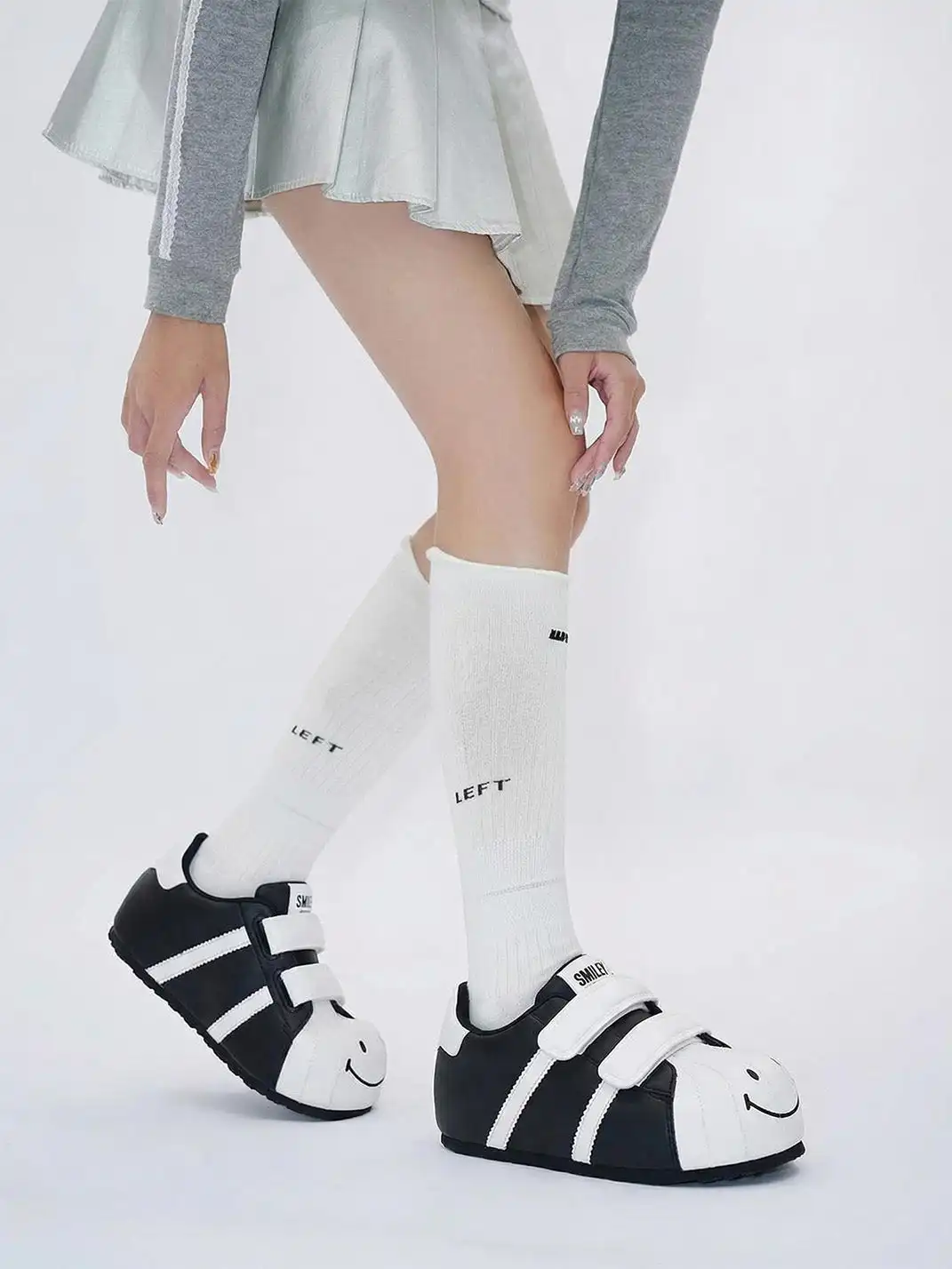 SMILEY | Shell Toe Chunky Velcro Shoes-Black