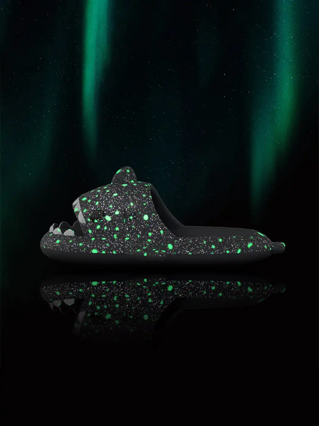 Chedoir | Glow-In-Dark Shark Anti-Slip Slides