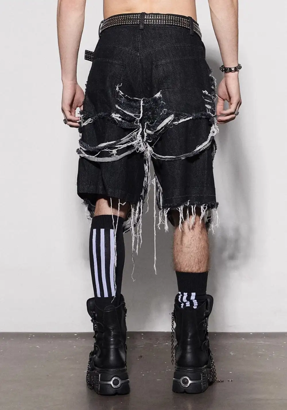 DND4DES丨Slashed Distressed Shorts