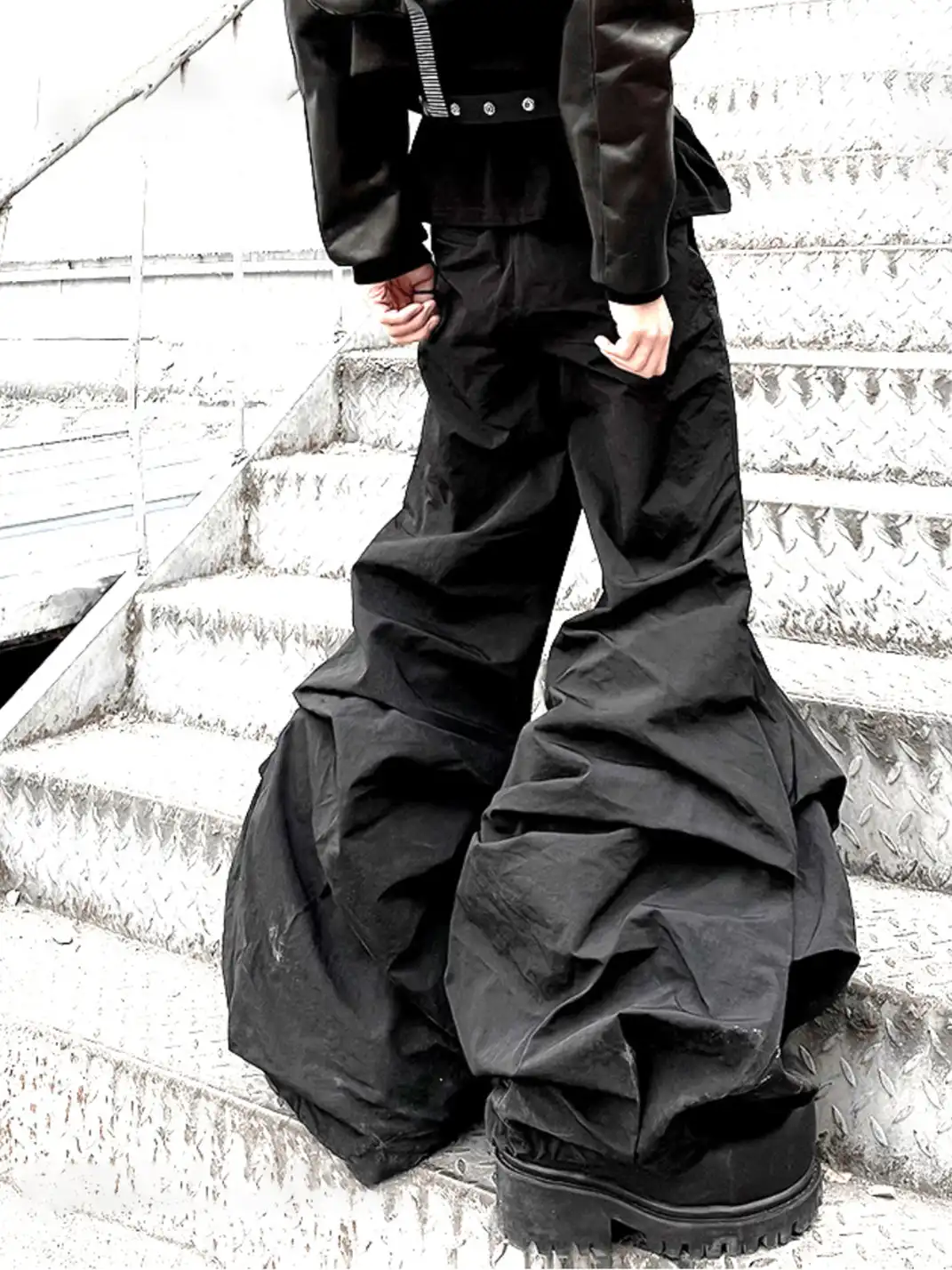 Vanguardia | Cascade Drape Nylon Loose Pants