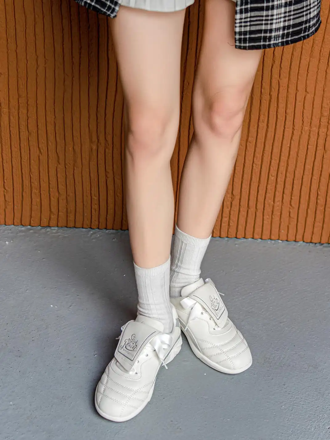 SHOESZOOO | "Vortex Stepper" Hybrid Soccer Trainer-White