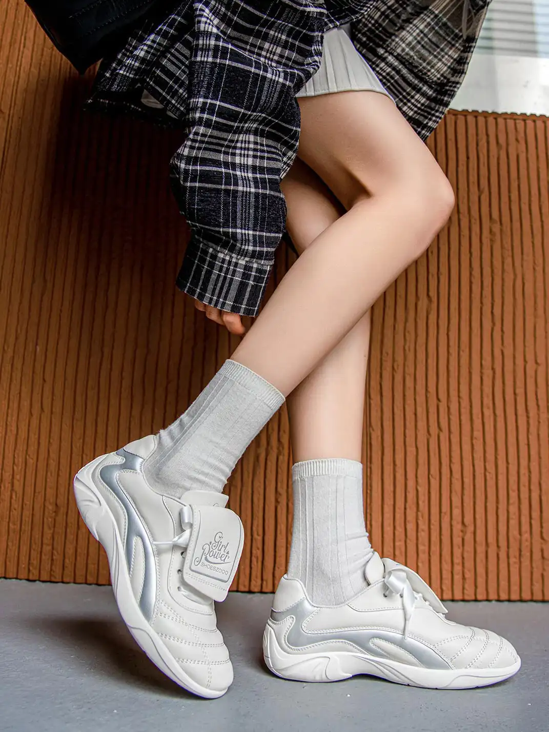 SHOESZOOO | "Vortex Stepper" Hybrid Soccer Trainer-White