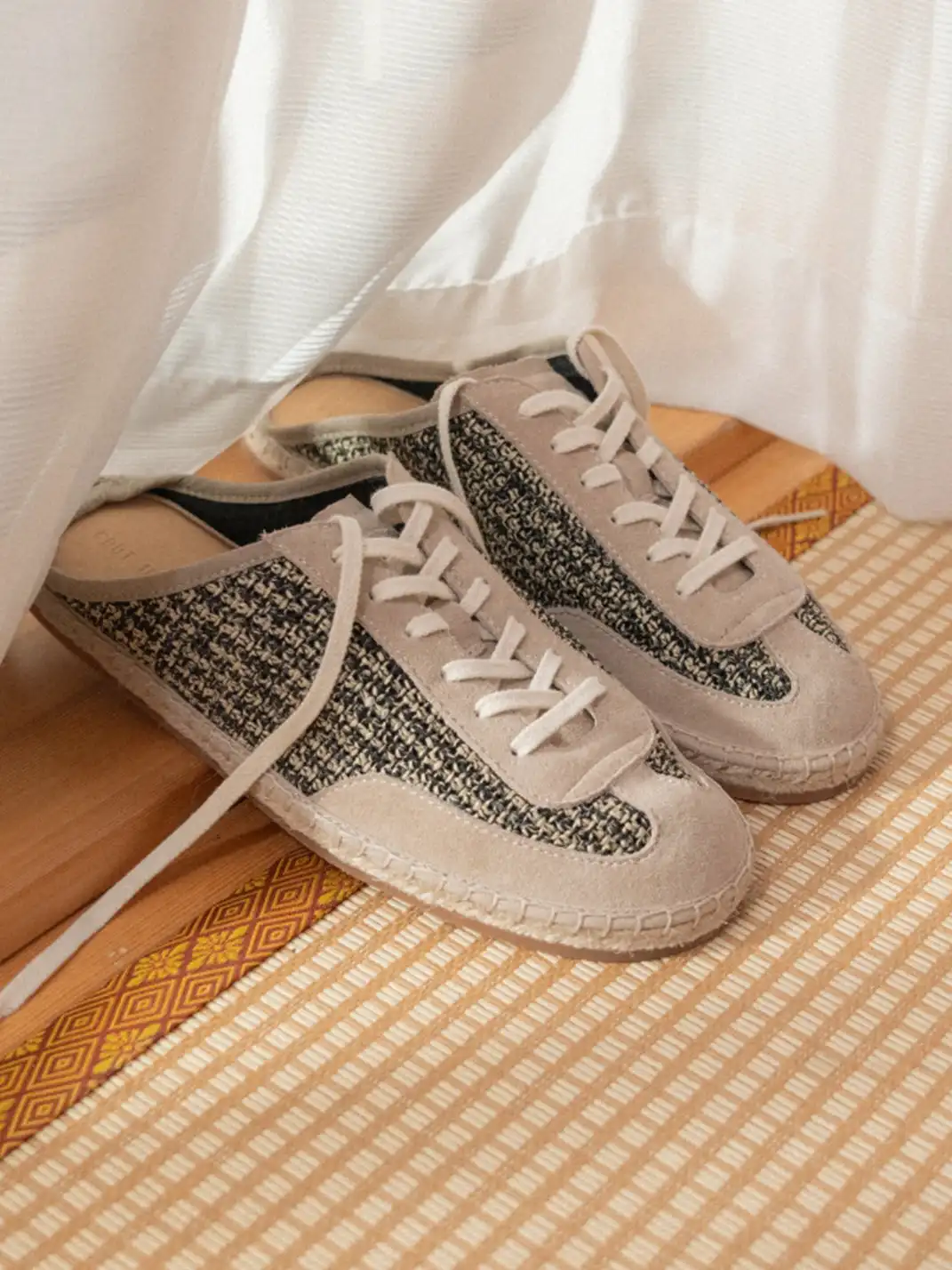FOOT INDUSTRY | Woven Laced Mules