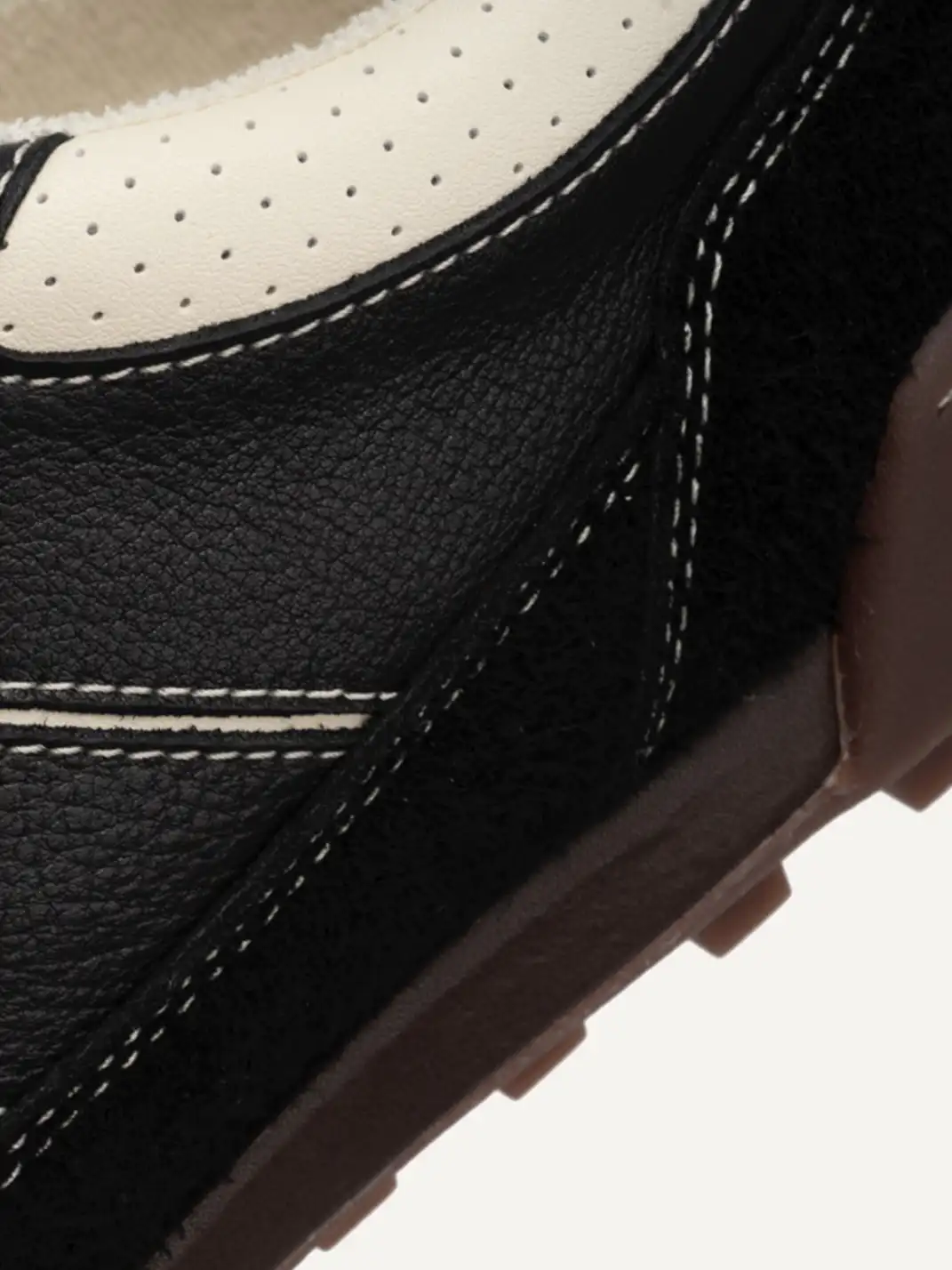 FOOT INDUSTRY | Vintage Soccer Trainer