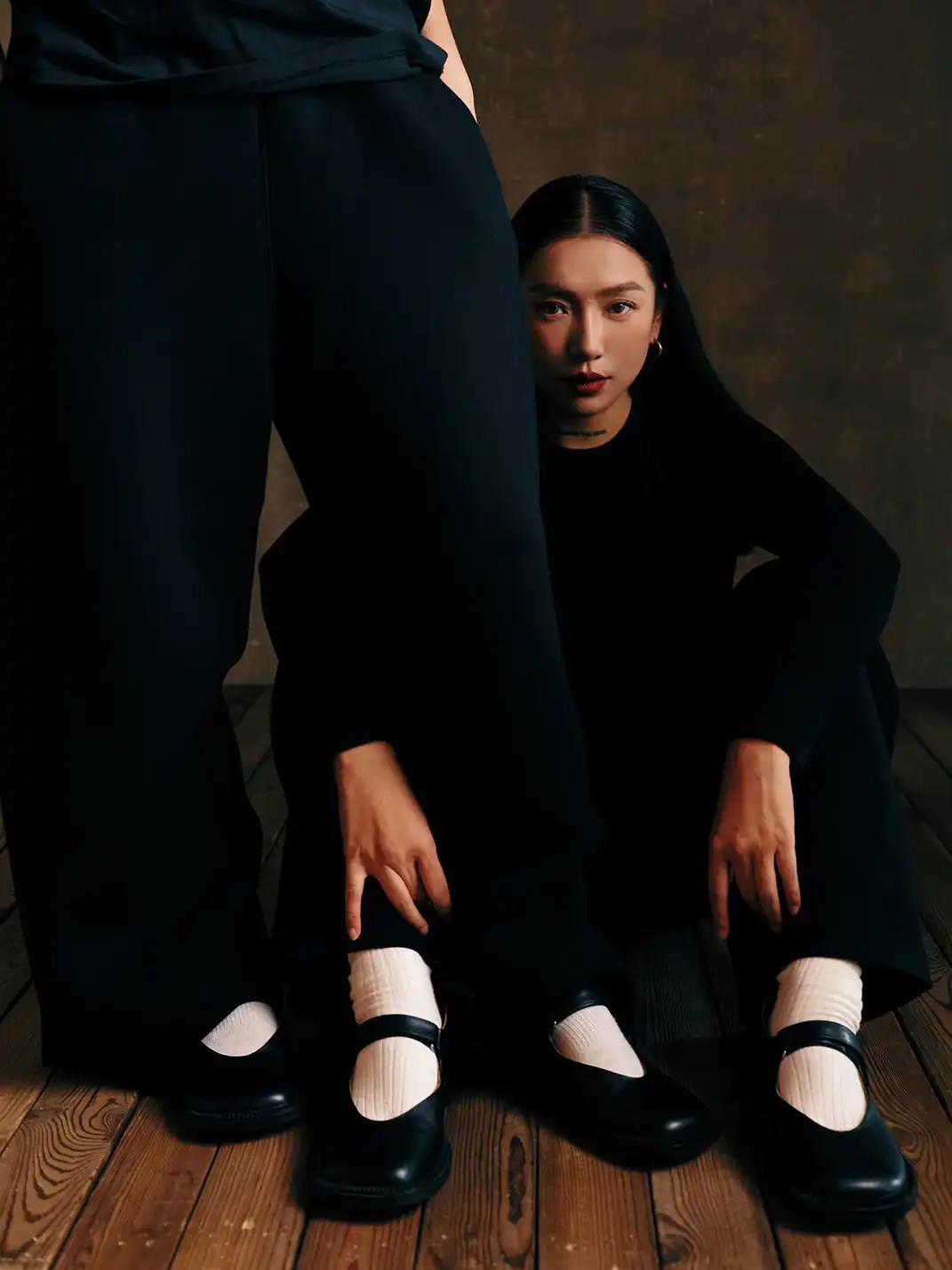 6CRAYON | Classis Leather Strap Velcro Mary Janes-Black