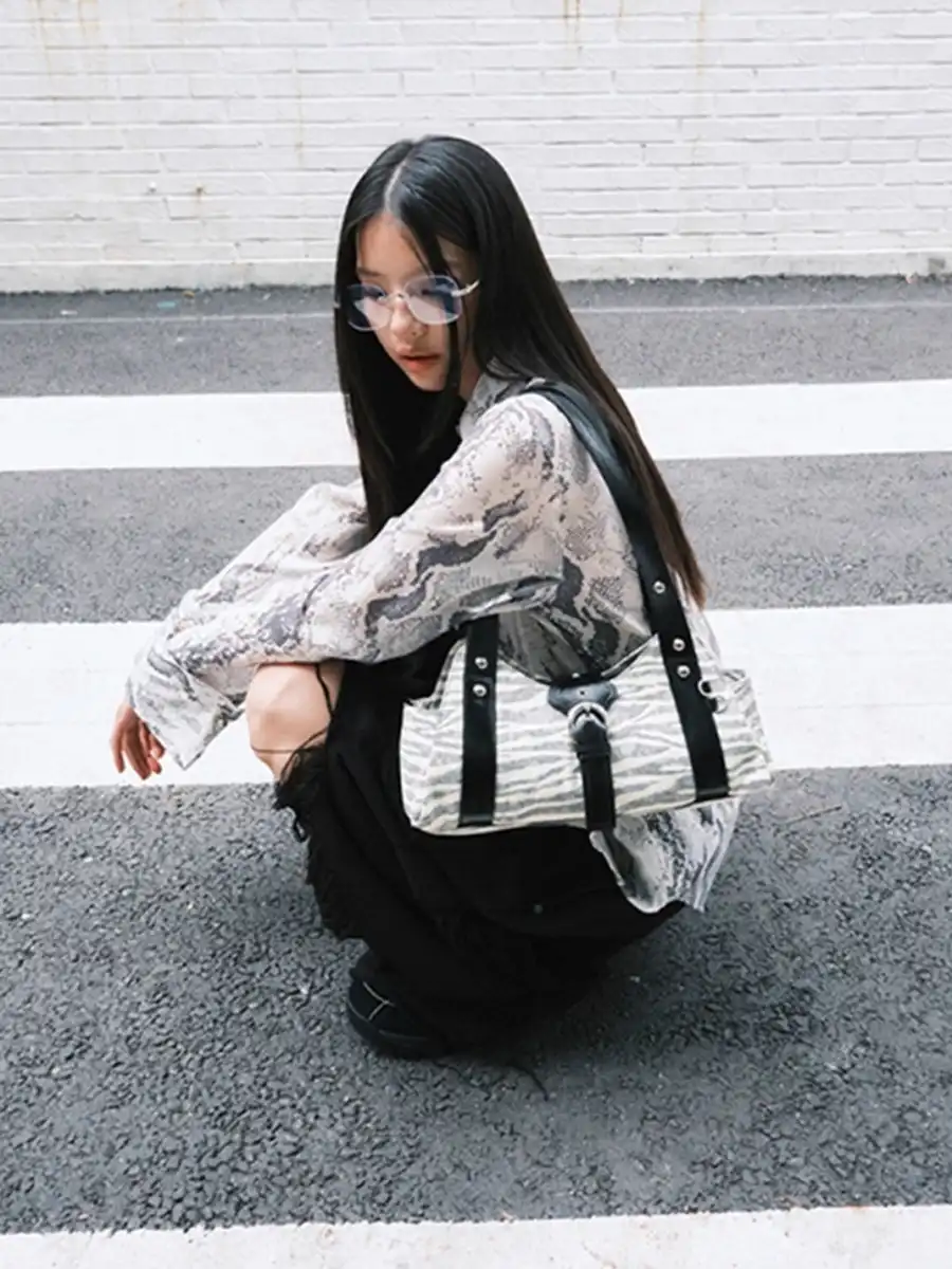 SQUAREline | Buckled Clutch Purse - 3