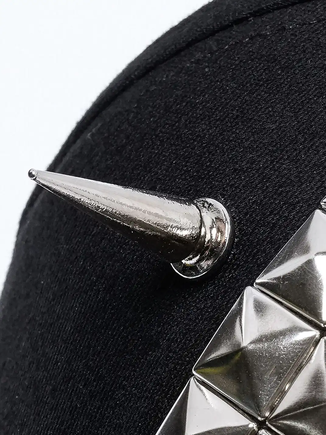 REBEL WAVE | "RŠŠÆ" Rivet Curve Brim Cap