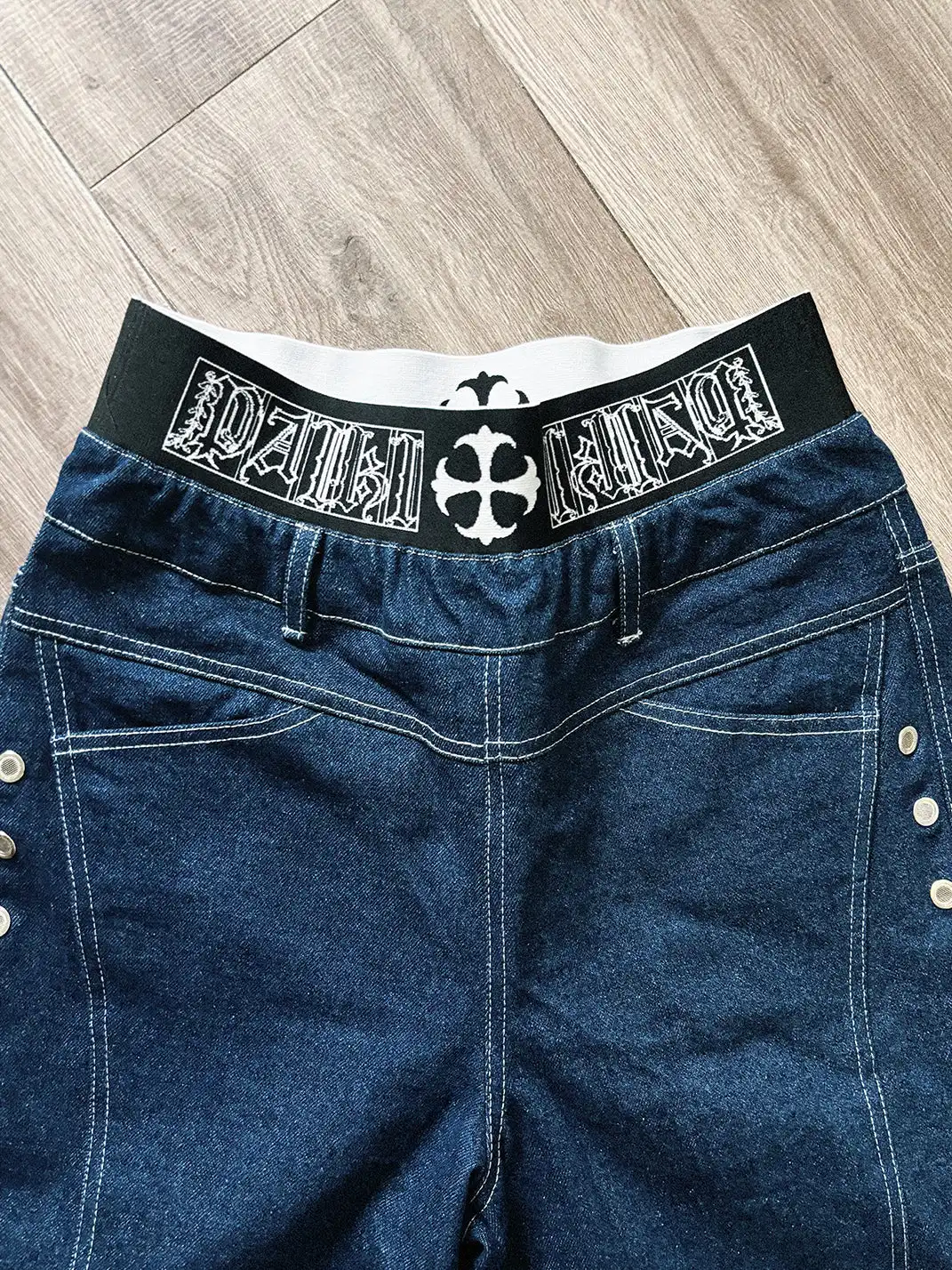 PAIKI | Logo Waist Baggy Shorts