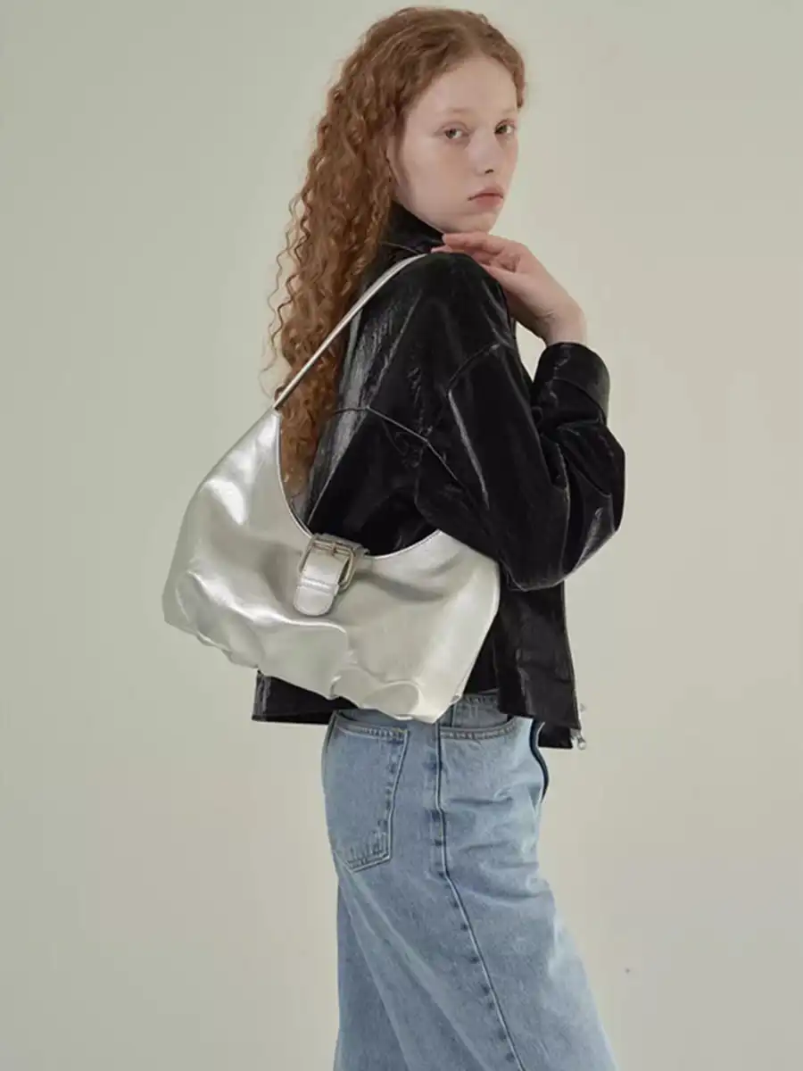 SQUAREline | Wrinkled Leather Hobo Bag - 3