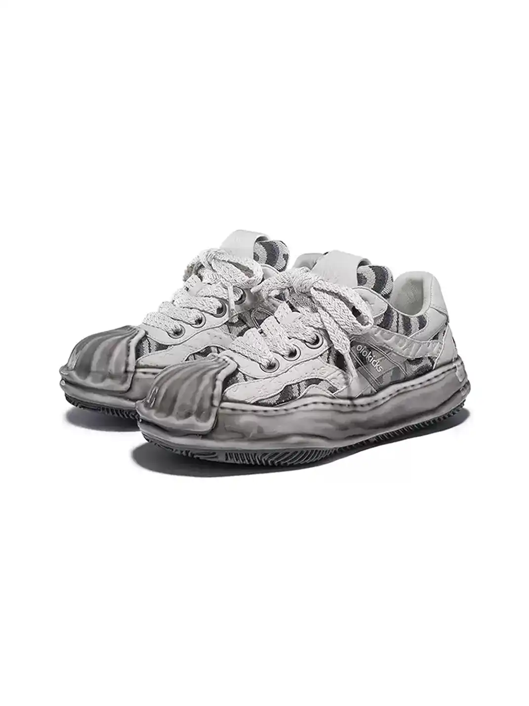SALAXI | "DISSOLVE" Shell Toe Sneaker