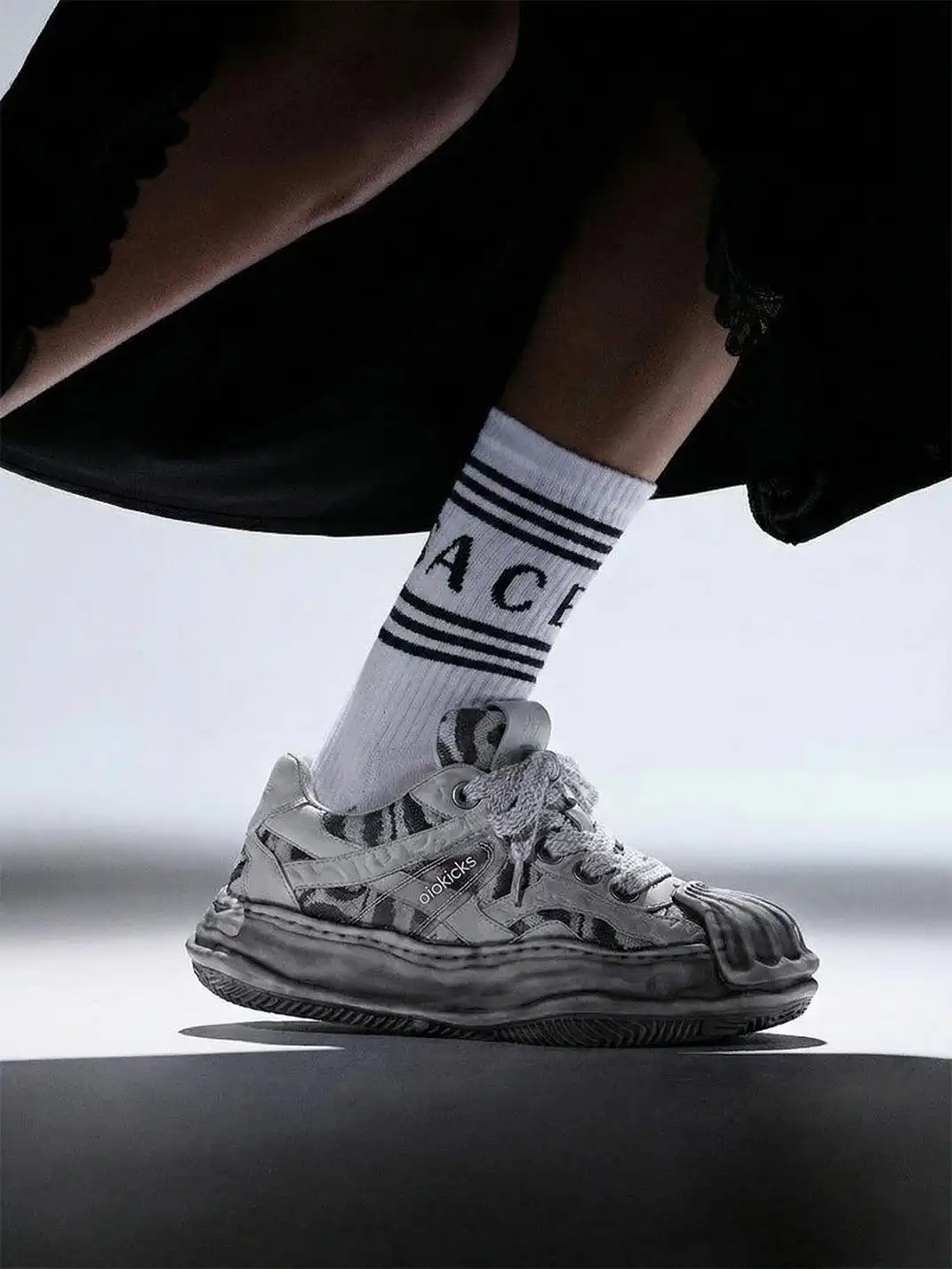 SALAXI | "DISSOLVE" Shell Toe Sneaker
