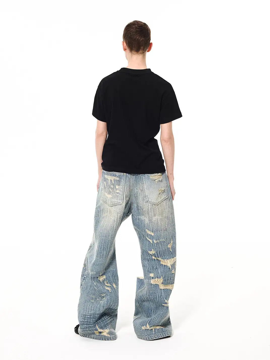UNKNOWNWORLD | Distressed Straight Leg Jeans