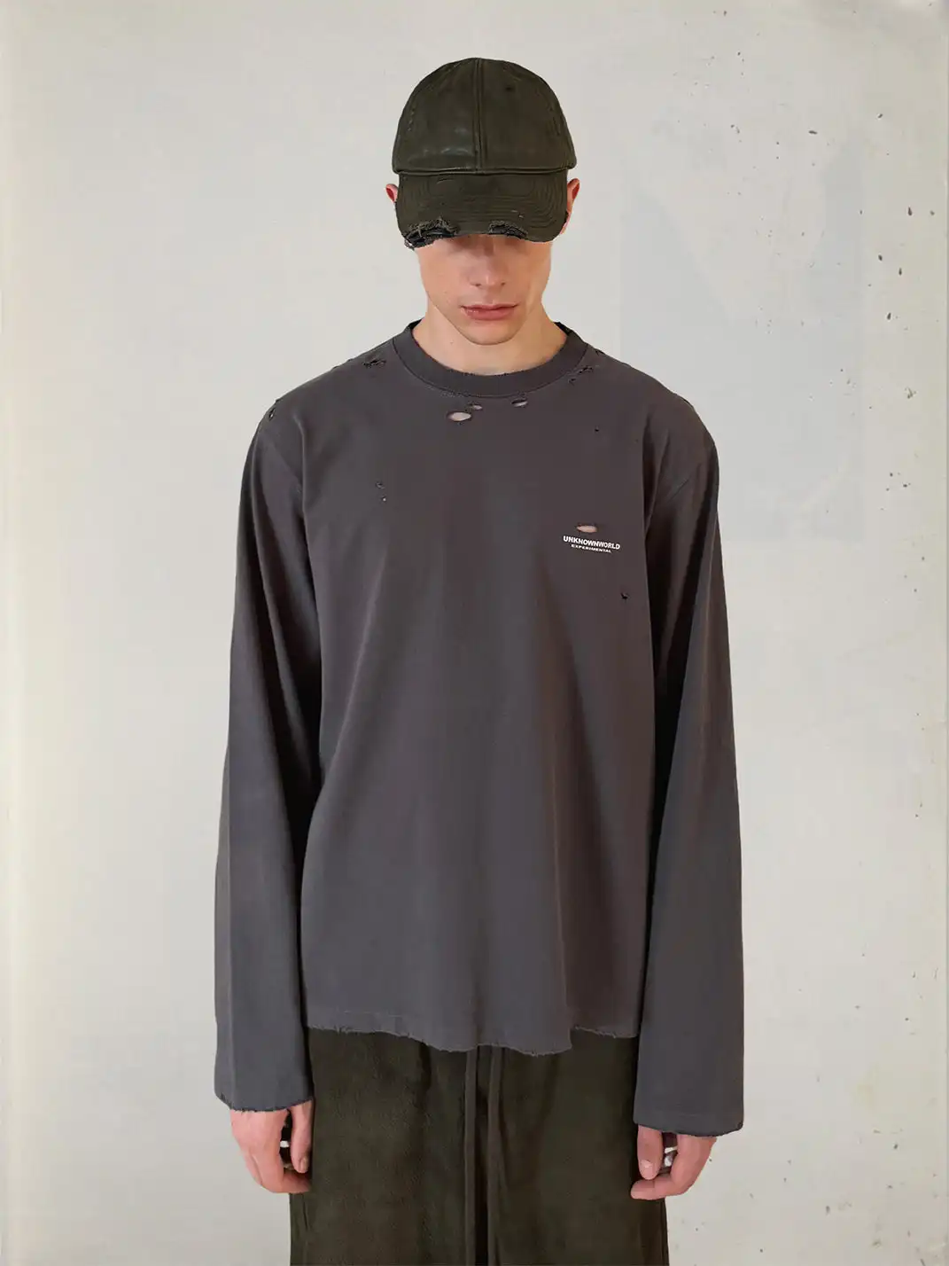UNKNOWNWORLD | Ripped Oversize Long Sleeve