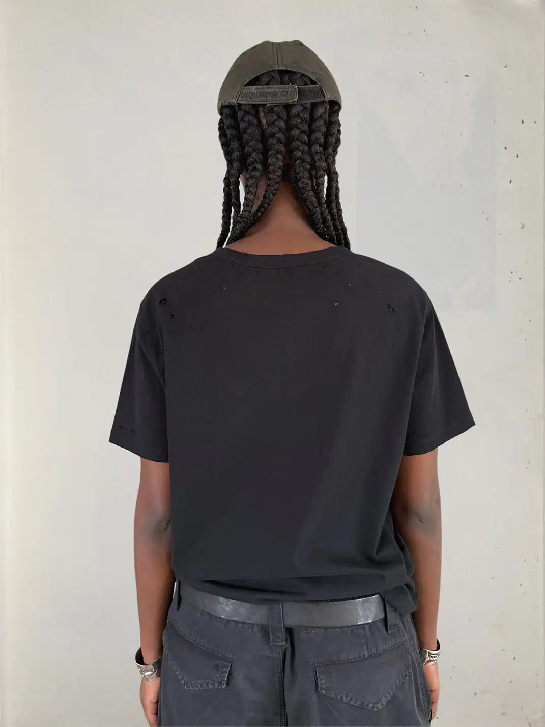 UNKNOWNWORLD | Ripped Henley Tee