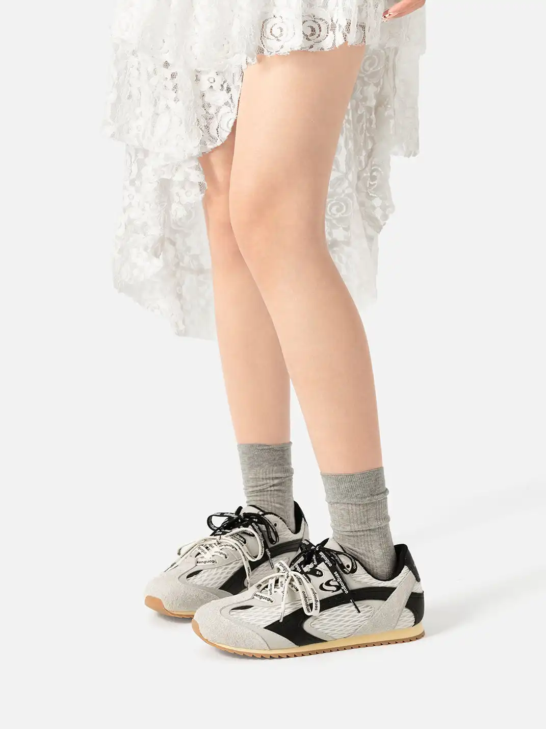 SENGUOGUO | The "Forrest Gump" Mesh Layered Laces Sneaker-White