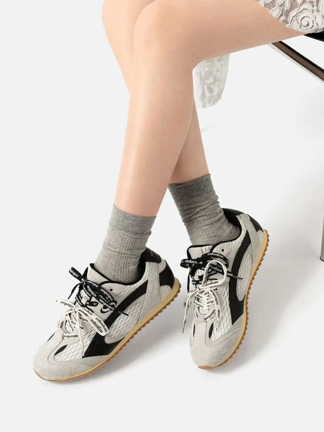 SENGUOGUO | The "Forrest Gump" Mesh Layered Laces Sneaker-White