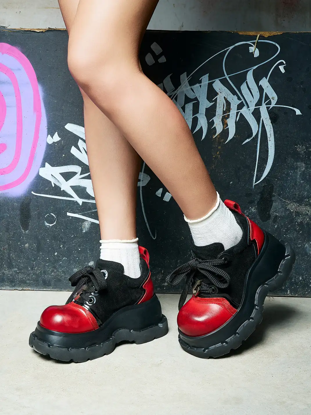 NEXT IMPULSIVE丨"Nocturne Frontier" Contrast Color Lace-up Shoes