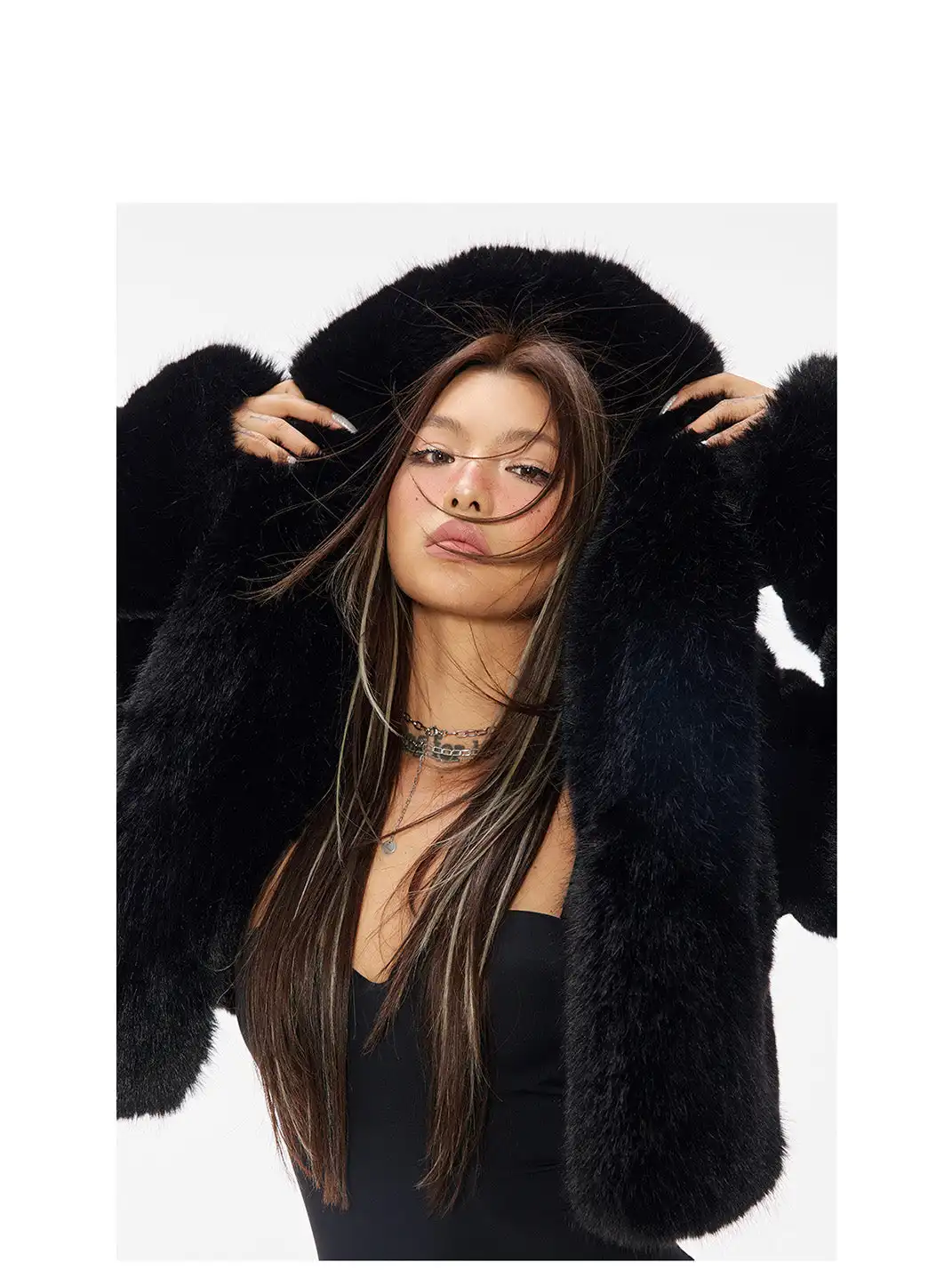 BUM STUDIO | Short Plush Hooded Jacket