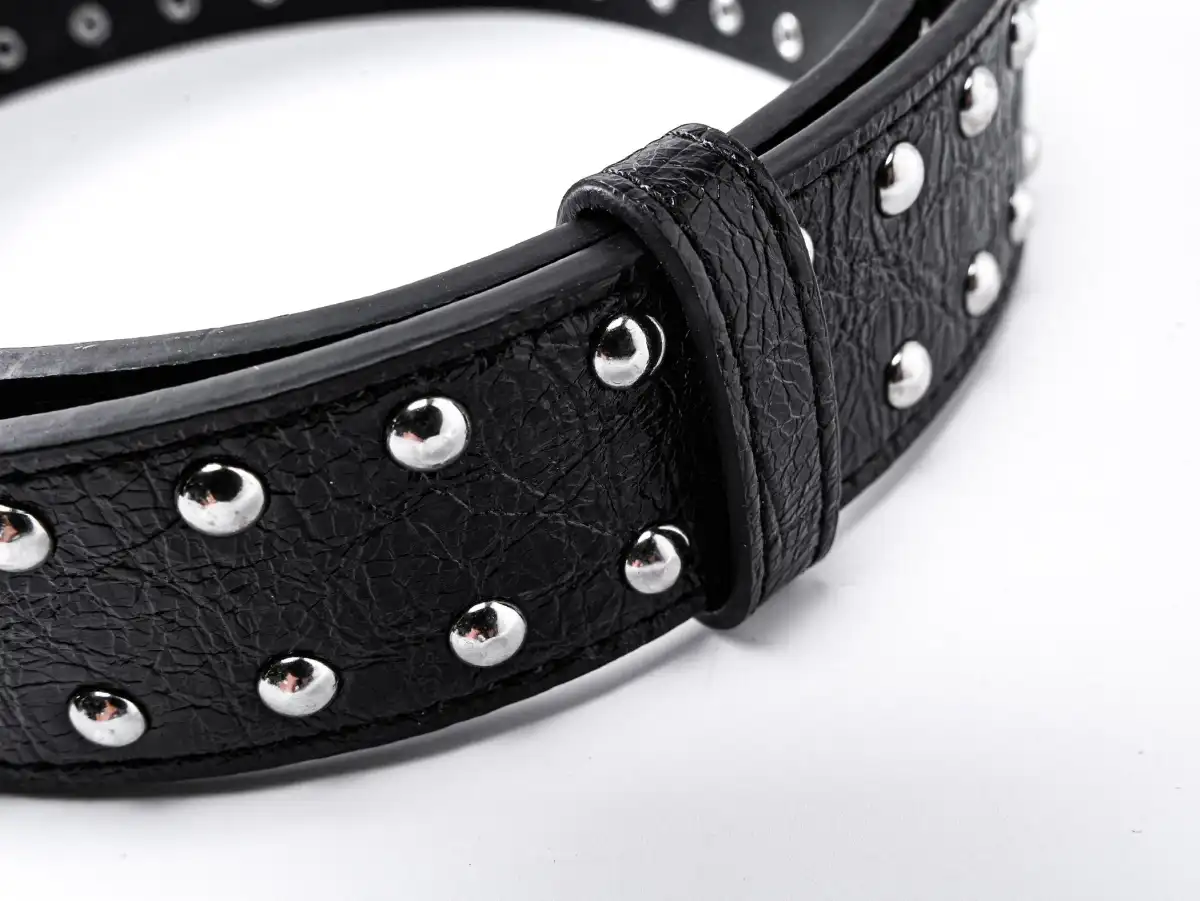 REBEL WAVE | "╋" Cracked Leather Rivet Belt