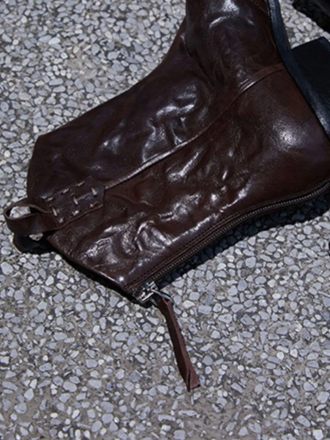 Le' Murmure | Textured Buffalo Leather V-Cut Ankle Boots